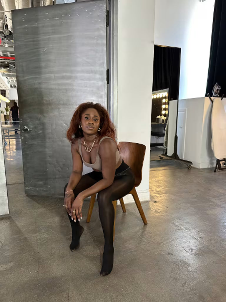 @rashidazagon wearing Sheertex tights